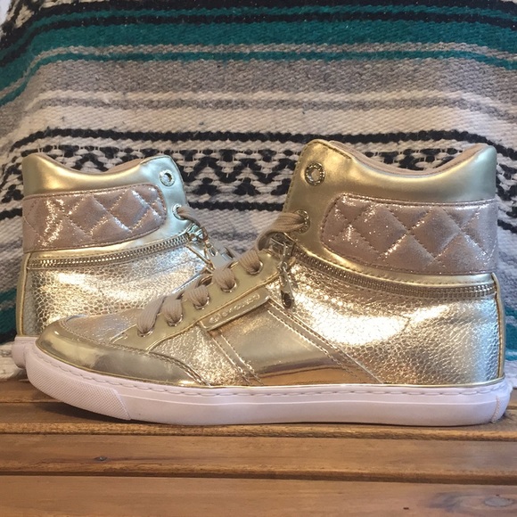 (SOLD) Guess High top sneakers - Ombae - Picture 1 of 2